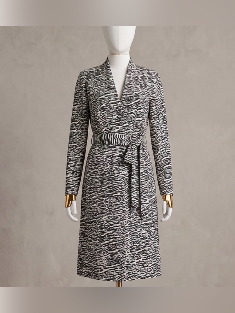 🔥Donna Karan Black and White Wrap Midi Dress with Tie Waist/Size 4🔥
